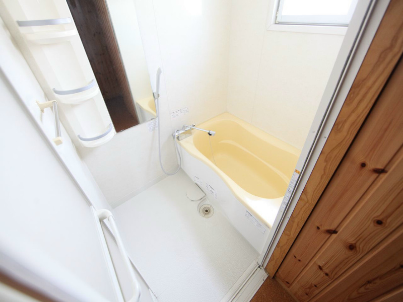 バス・シャワールーム　浴室暖房乾燥機バスルーム（お風呂トイレ別）窓付（換気良好）