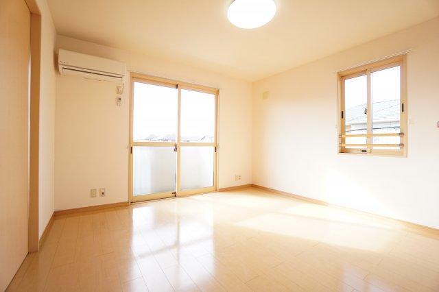 居室・リビング　※同物件、同タイプのお部屋です