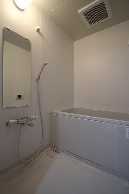 バス・シャワールーム　同物件別号室の写真です。
