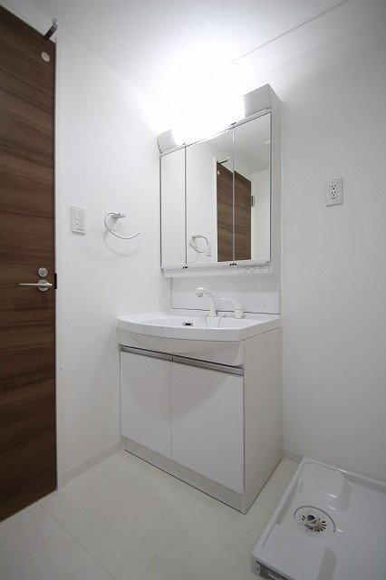 洗面設備　同物件別号室の写真です。