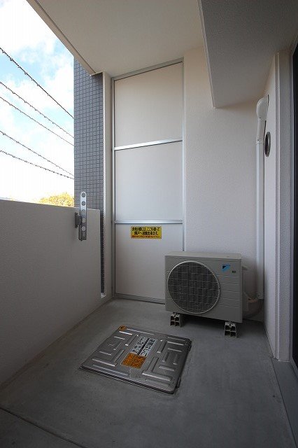 バルコニー　同物件別号室の写真です。