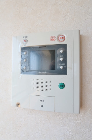 セキュリティ　モニターフォンで来客を確認出来ますね