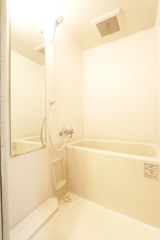 バス・シャワールーム　一日の疲れをゆっくり落として下さいね