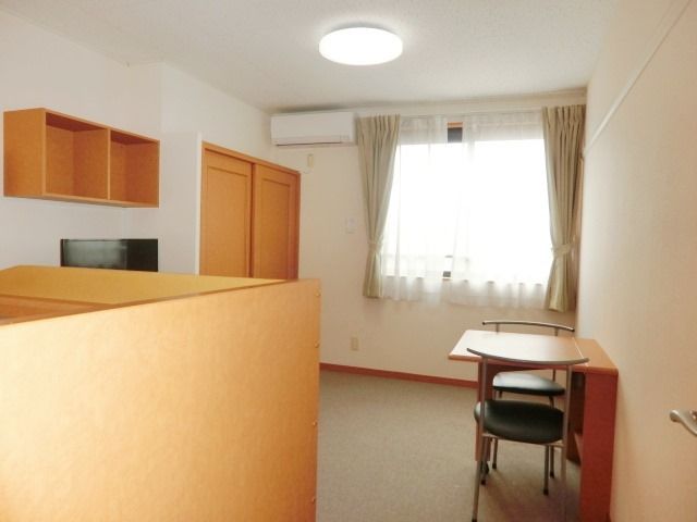 居室・リビング　家具家電付きのお部屋です