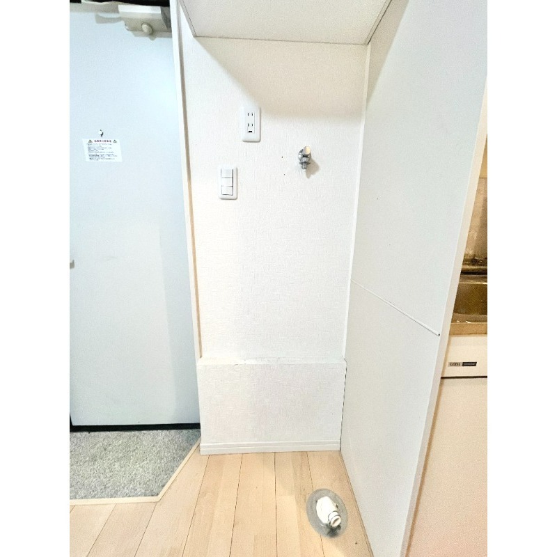 洗面設備　洗濯機置き場です☆