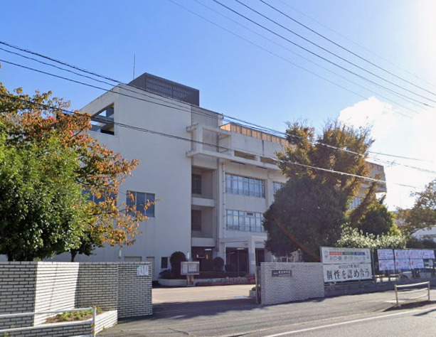 中学校　福岡市立板付中学校（中学校）まで1067m