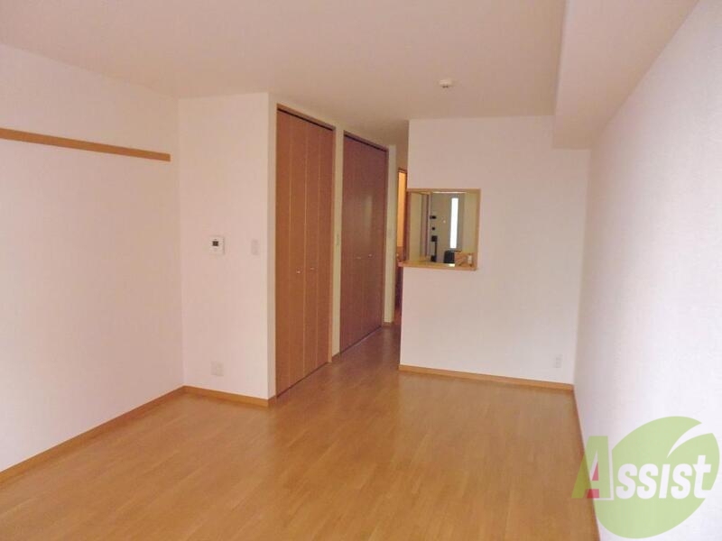 居室・リビング　１０．２帖のお部屋でゆったりとした一人暮らしを満喫しませんか