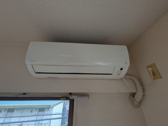 その他設備　エアコンです♪※清掃前です。