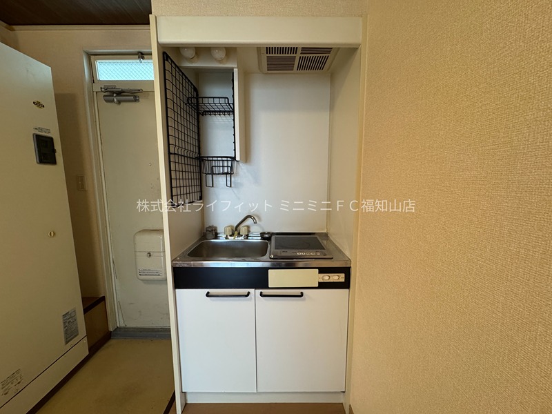 キッチン　※同間取り別部屋の写真です。