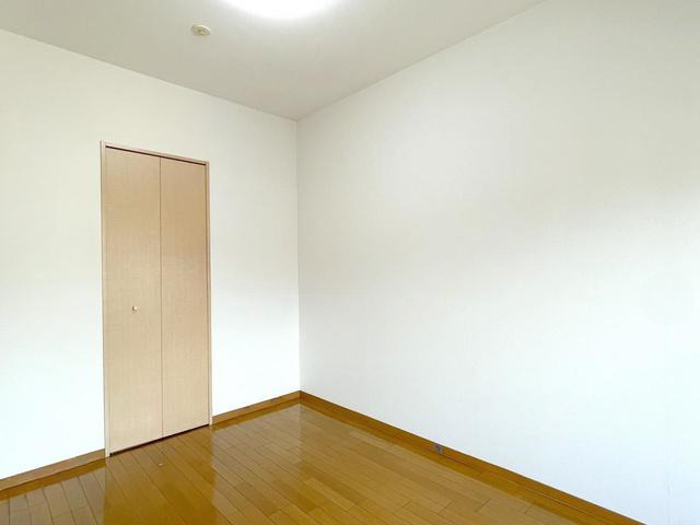 その他部屋・スペース　落ち着いて過ごせるお部屋なので、寝室にいかがでしょうか