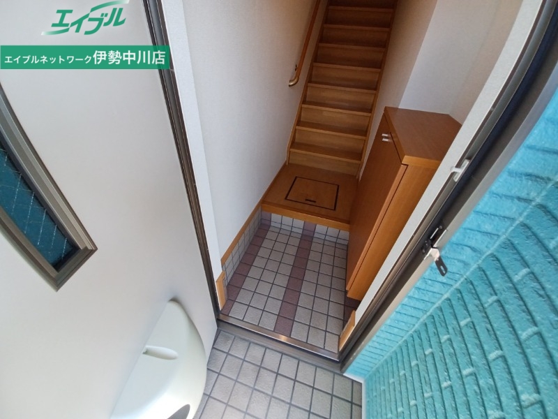 玄関　別部屋反転同型タイプ