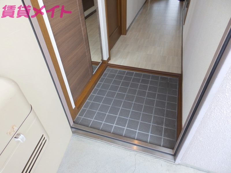 玄関　別部屋参考写真です
