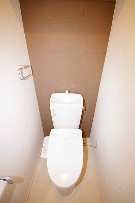 トイレ　温水洗浄便座付き