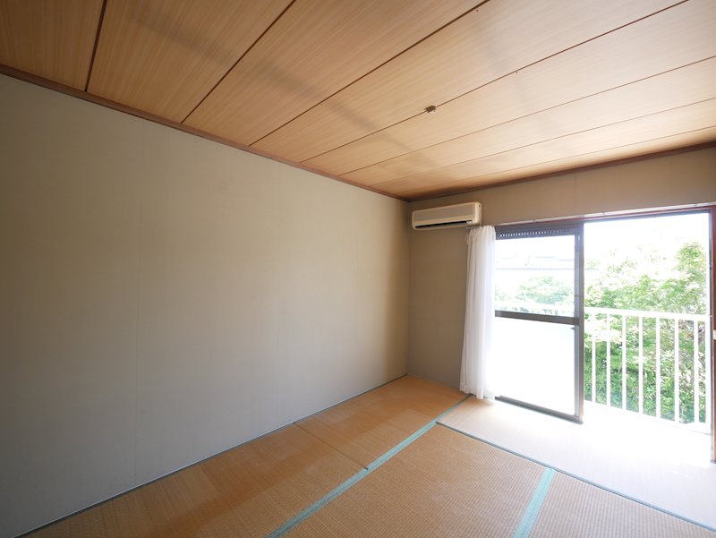 居室・リビング　東側和室６帖