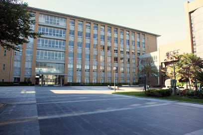 大学・短大　香蘭女子短期大学（大学・短大）まで1526m