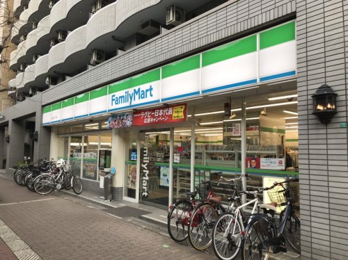 コンビニ　ファミリーマート 東三国三丁目店（コンビニ）まで504m