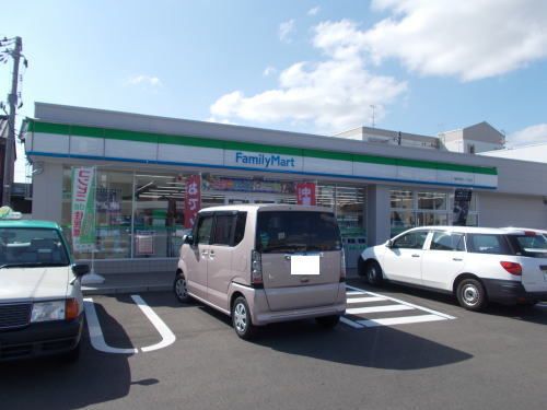 コンビニ　ファミリーマート福井和田一丁目（コンビニ）まで600m