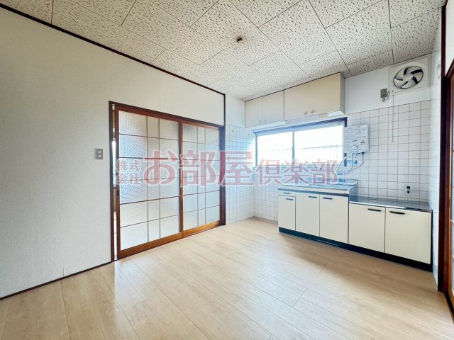 末崎アパートの居間写真