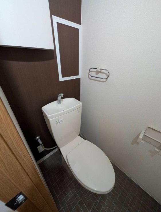 ＪＲ埼京線 戸田公園駅 徒歩12分 2階建 築21年のトイレ写真