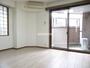 居室・リビング　二面採光の明るいお部屋