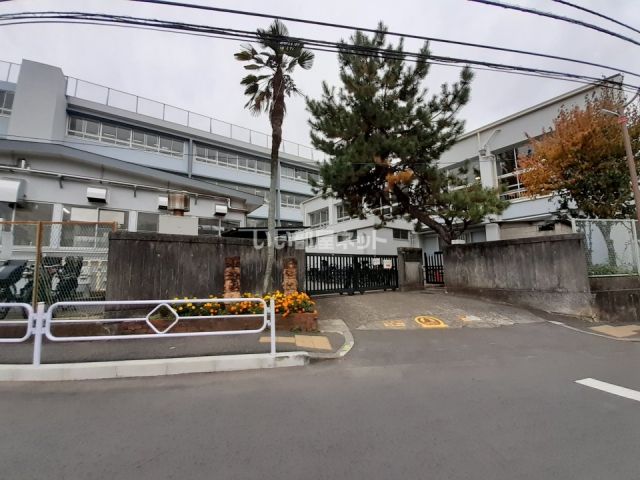 小学校　三鷹市立第五小学校（小学校）まで182m