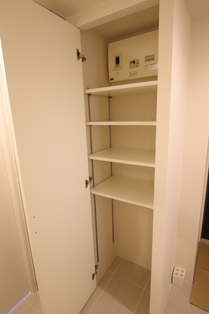 玄関　玄関　下駄箱