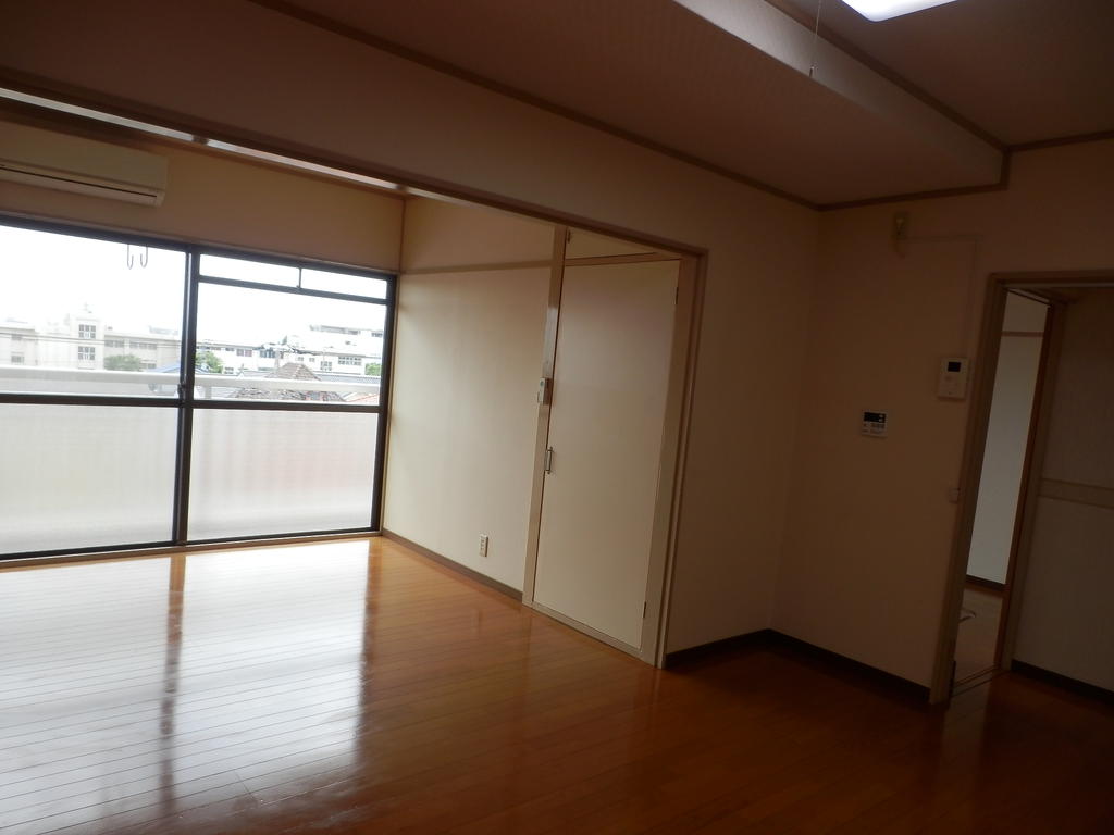 ＪＲ両毛線 前橋駅 徒歩18分 6階建 築44年の居間写真