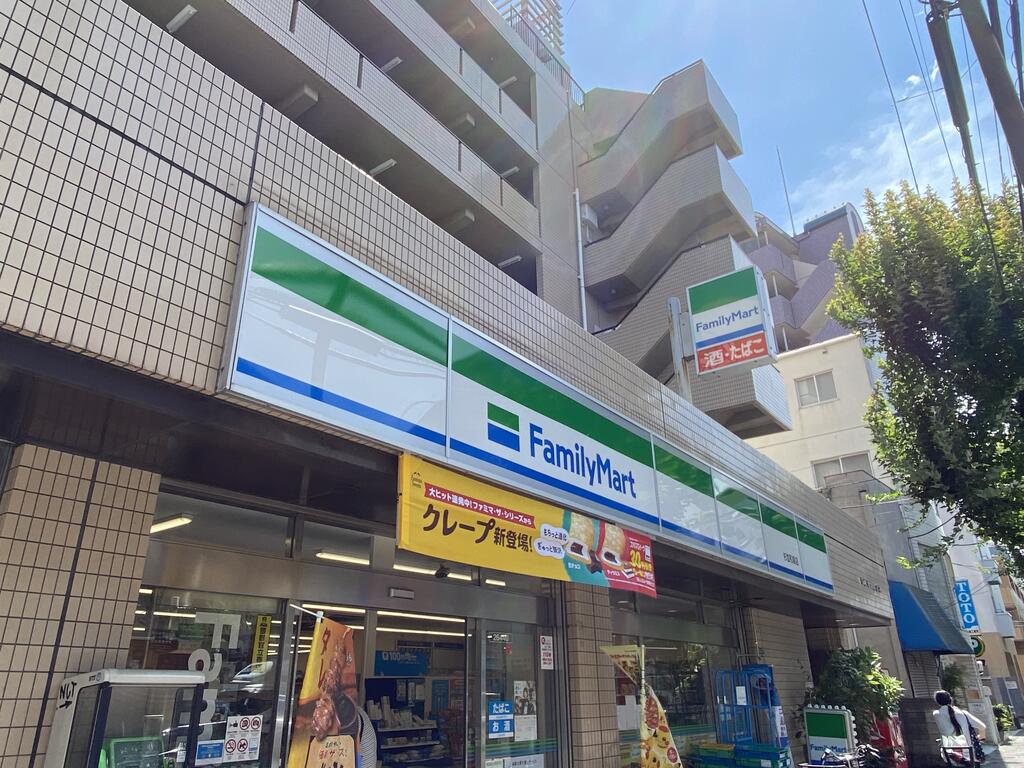 コンビニ　ファミリーマート杉並永福四丁目店（コンビニ）まで528m