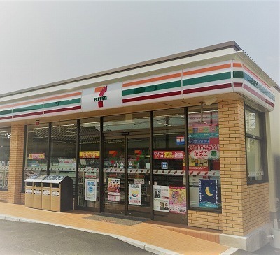 コンビニ　セブンイレブン東根神町中央2丁目店（コンビニ）まで217m