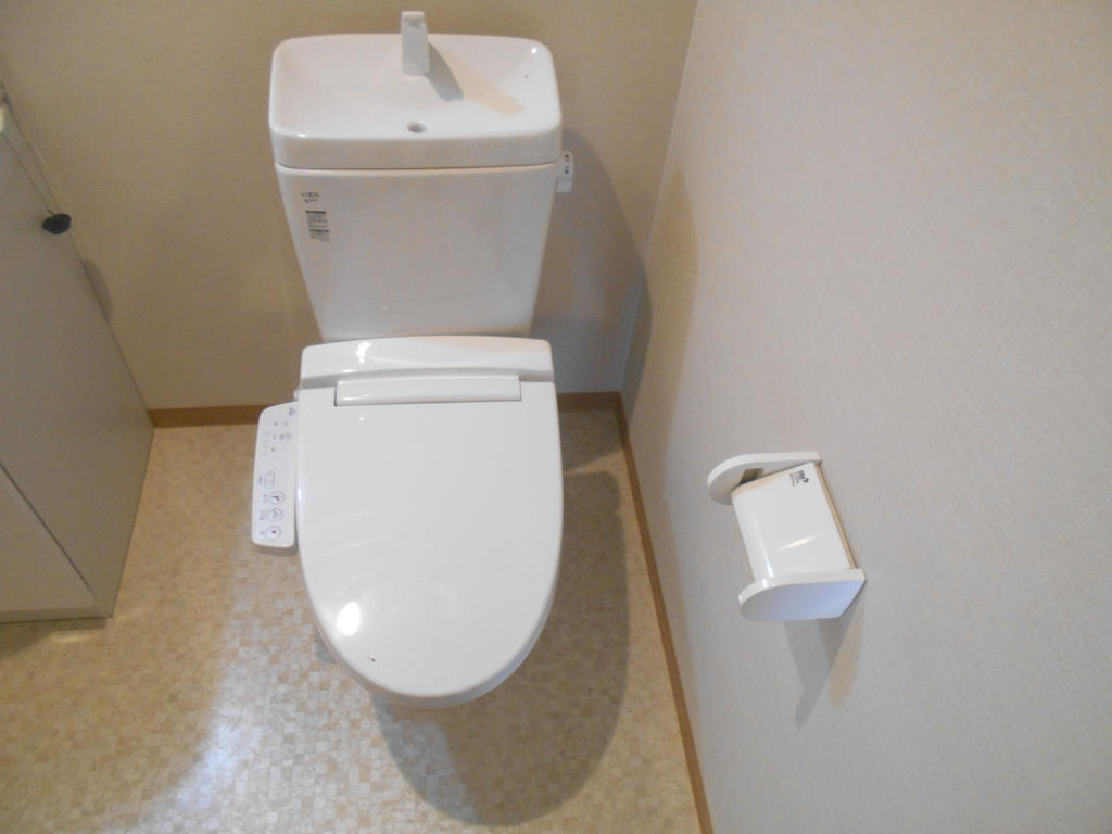 トイレ　ウォシュレット付き