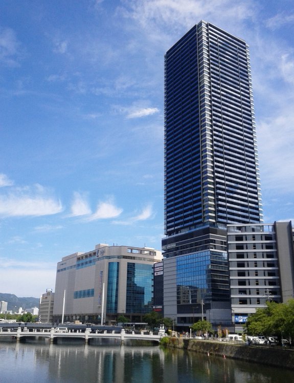 シティタワー広島の建物外観