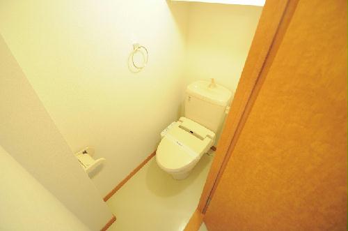 トイレ　温水洗浄機能付き