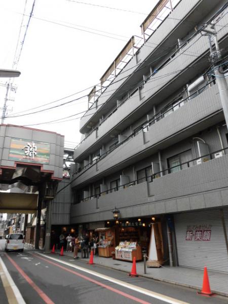 京都市中京区魚屋町のマンションの建物外観