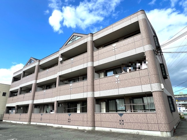 姫路市飾磨区中野田のマンションの建物外観