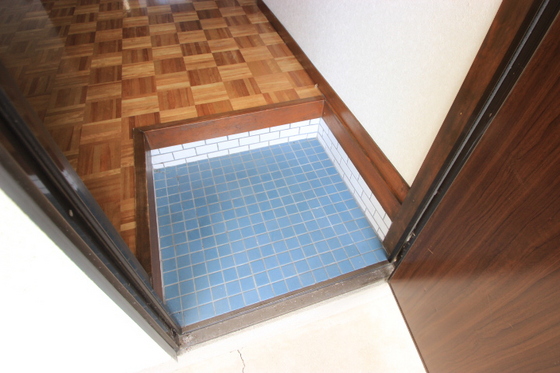 玄関　※別部屋の写真です