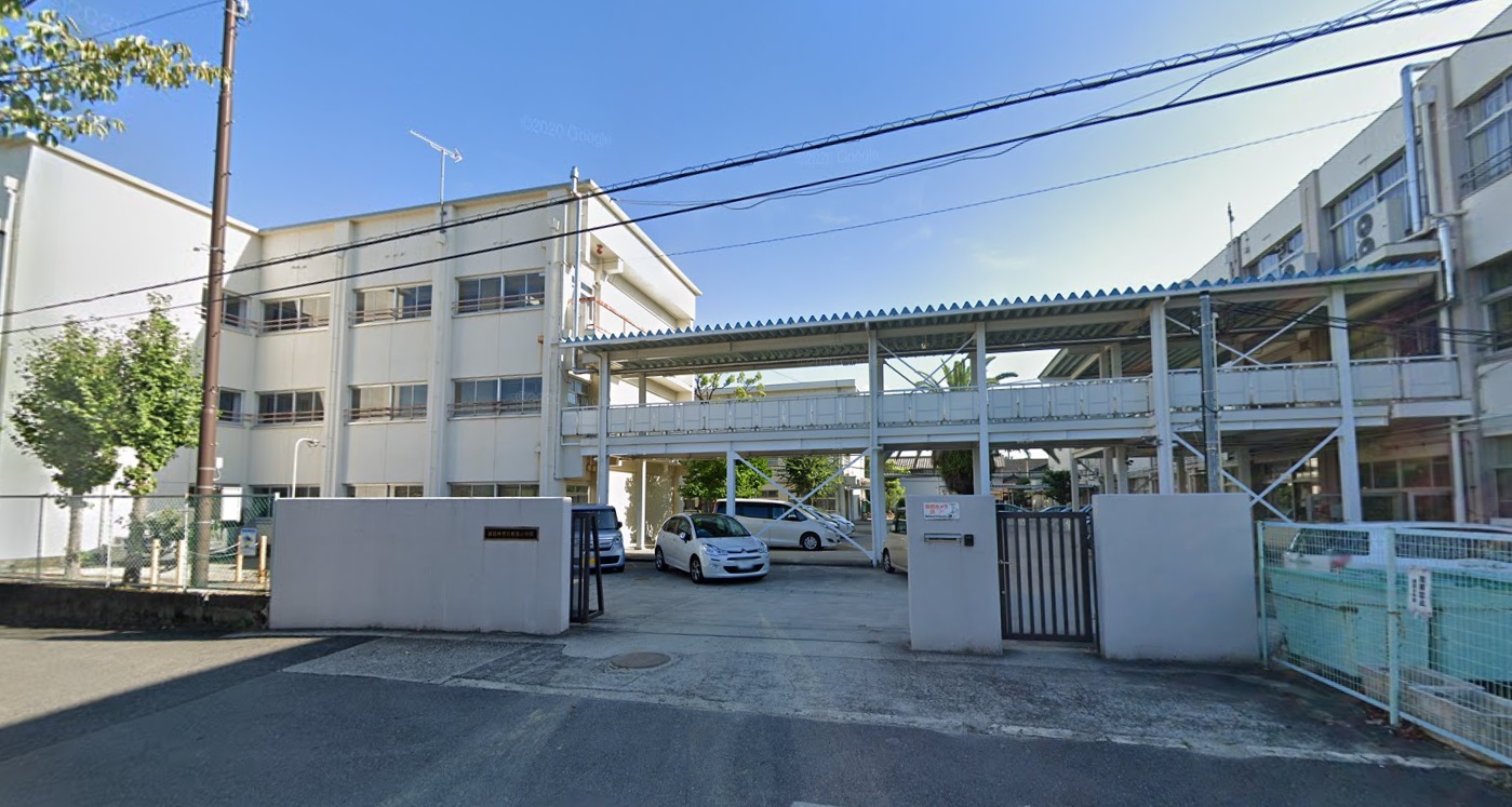 小学校　富田林市立新堂小学校（小学校）まで839m