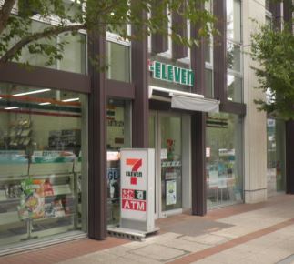 コンビニ　セブンイレブン月島駅前店（コンビニ）まで228m