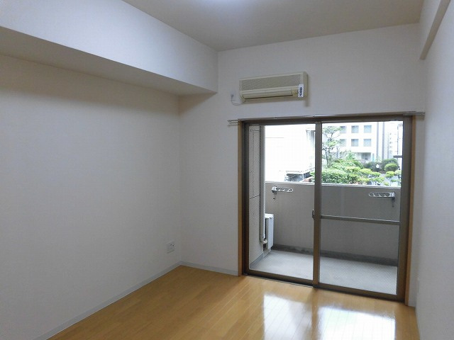 居室・リビング　同物件別号室の写真です。