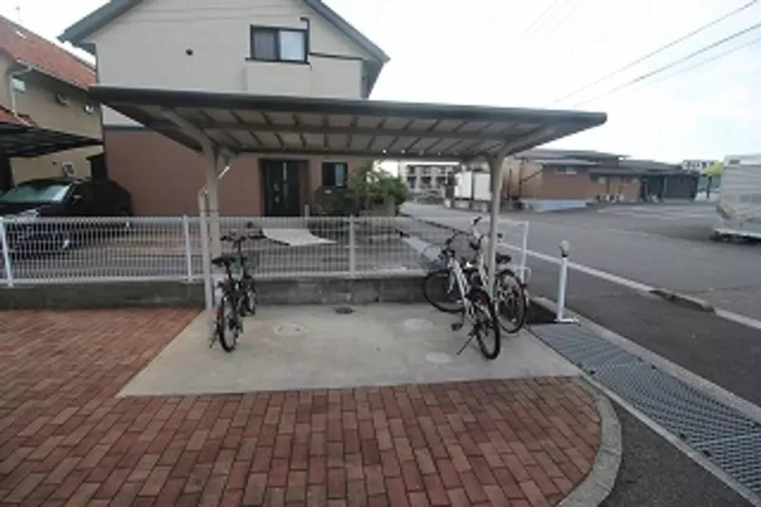 駐車場　駐輪場