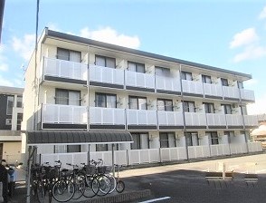 三島市松本のアパートの建物外観