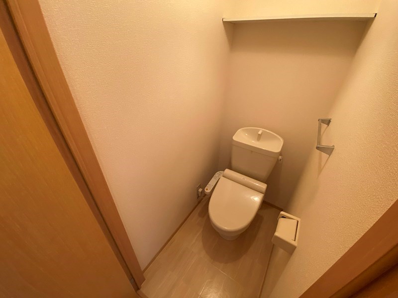 【姫路市飾磨区中島のアパートのトイレ】