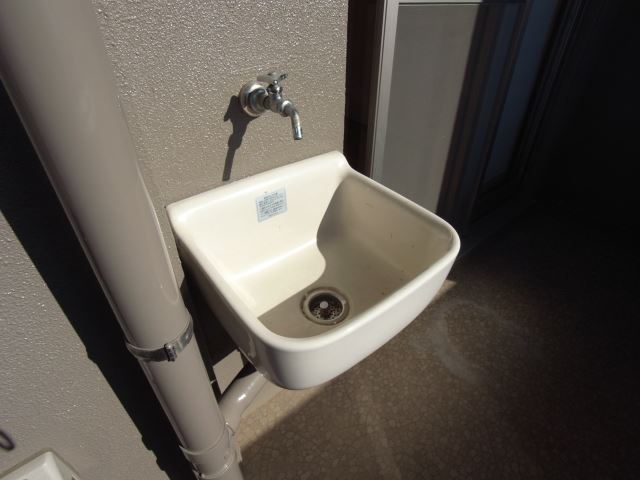 その他設備　ベランダに手洗い場付き！