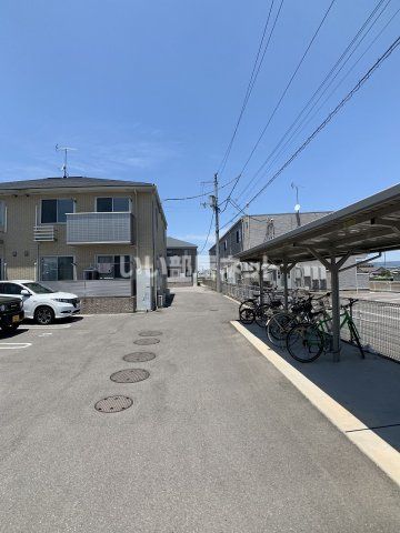 【高松市上林町のアパートの駐車場】