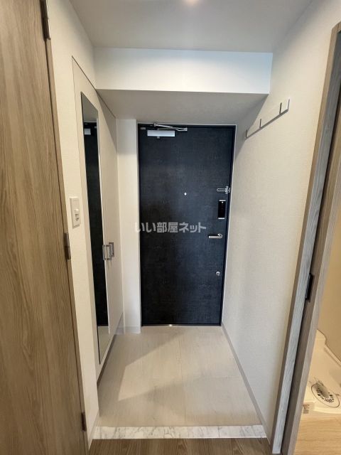 【大阪市北区豊崎のマンションの玄関】