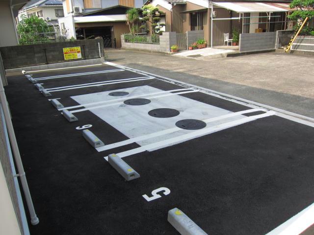 駐車場　駐車場