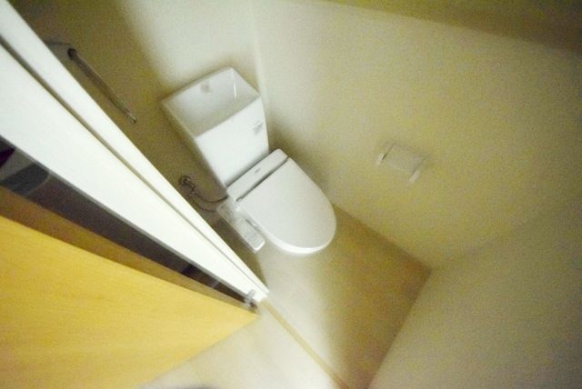 トイレ　ウォシュレット付いてます♪