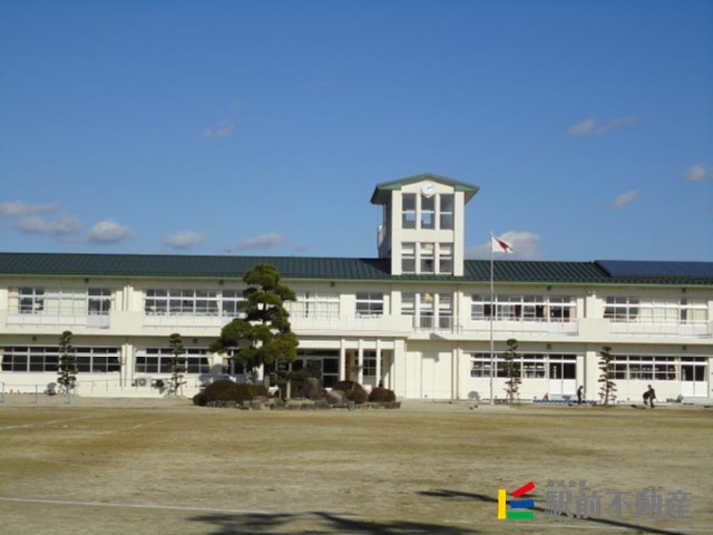 【朝倉市馬田のアパートの小学校】