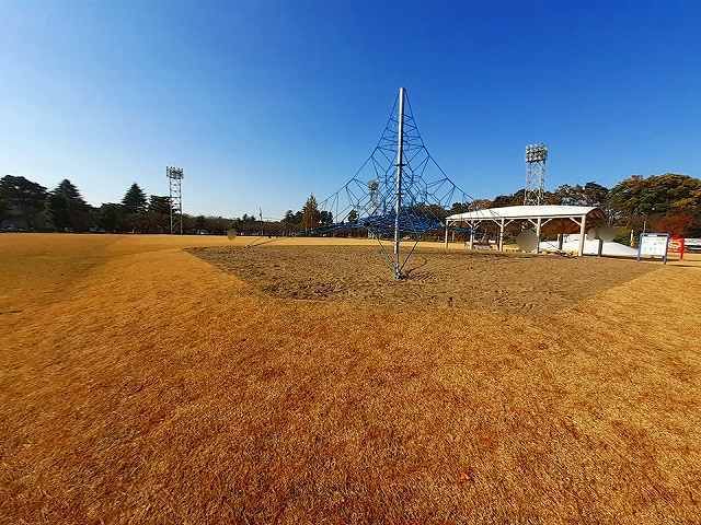 【上越市東城町のアパートの公園】