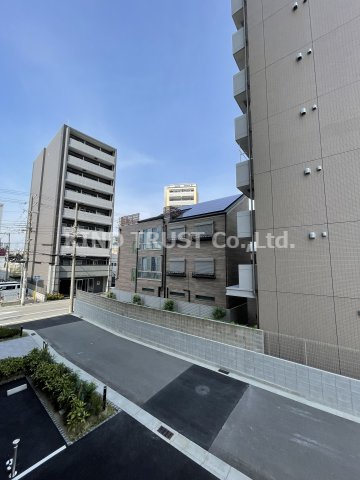 駐車場　駐車場に車を止められます