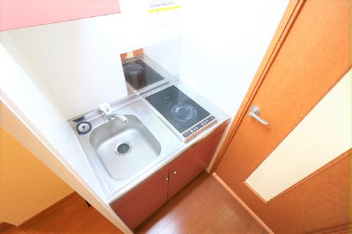 キッチン　２口コンロ付きラジエントヒータを設置